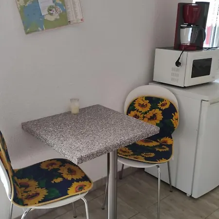 Mit Terrasse By Interhome Lägenhet Lychen